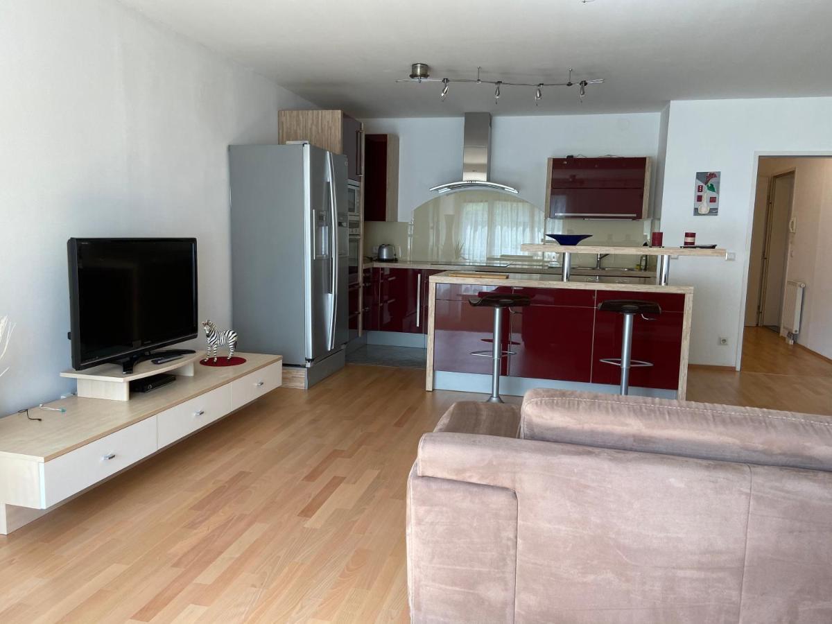 Bright Apartment With A Free Parking Garage @ Wienerberg 외부 사진